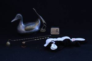 lot 134 image: Vintage Home Decor and Trinkets Duck Container, Crane Decor, Beanie Baby and More