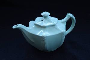 lot 141 image: Vintage Mint Green Pitcher with Lid