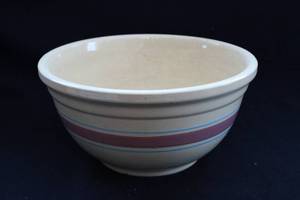 lot 145 image: Large Vintage Ceramic Bread Bowl