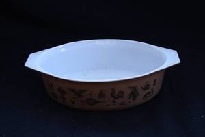 lot 147 image: Vintage Pyrex Early American Baking Dish