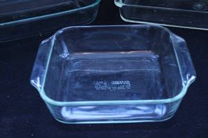 lot 148 image: 3 Clear Pyrex Baking Dishes
