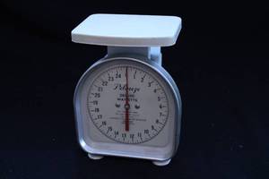 lot 149 image: Vintage Pelouze Deluxe Way-ette Scale
