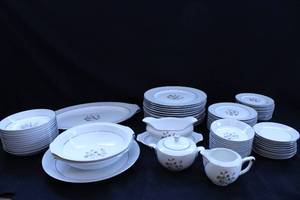 lot 160 image: Vintage Narumi Monterey Pine Fine China Set - Great Condition