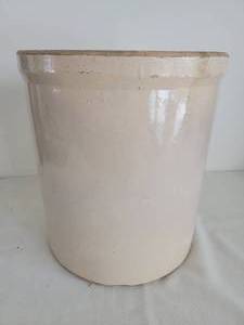 lot 87 image: Buckeye Pottery Number 5 blue Crown Crock
