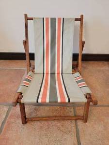 lot 51 image: Vintage Low Folding Beach Chair