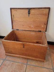 lot 5 image: Antique Blanket Trunk with Eastlake Victorian Handles