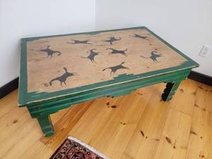 lot 22 image: Vintage Southwestern Heirloom Painted Coffee Table