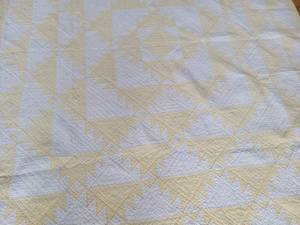 lot 84 image: Calming Vintage Hand-Sewn Quilt - Pastel Yellow  White