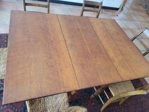 lot 2 image: Historic Heirloom Farmhouse Dining Set - Drop Leaf - 6 Caned Chairs