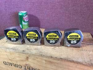 lot 6 image: 4 Stanley Powerlock 25  Tape Measures