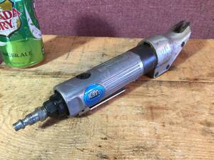 lot 15 image: Kett Tool Double-Cut Pneumatic Shears