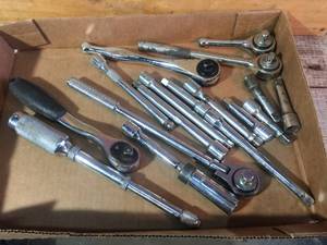 lot 26 image: Group 38 Ratchets - Extensions