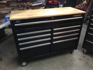 lot 35 image: Husky 46 Rolling 9 Drawer Workbench - Tool Cabinet