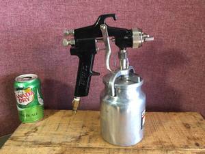 lot 60 image: Central Pneumatic Heavy Duty Air Spray Gun