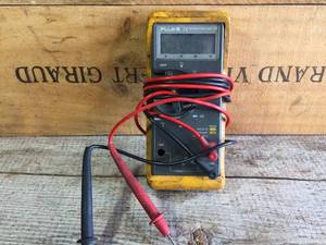 lot 67 image: Fluke 73 Series 2 Multimeter