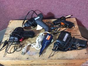 lot 68 image: Group Soldering Guns - Glue Guns - Engraver