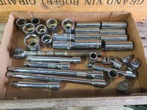 lot 74 image: 12dr Breaker Bar - Sockets - Extensions
