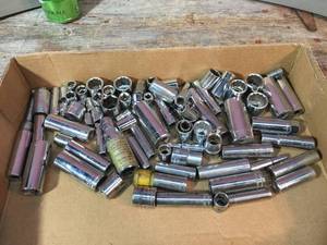 lot 102 image: Variety Craftsman 38dr Sockets
