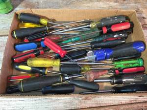 lot 113 image: Large Group Misc Screwdrivers