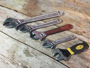 lot 114 image: Variety Adjustable Crescent Wrenches