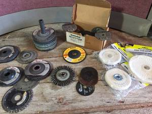 lot 138 image: Group Grinder - Cutter - Buffer WheelsPads