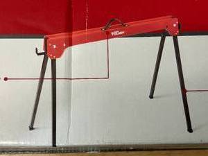 lot 31 image: HYPER TOUGH Saw Horse