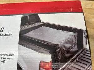 lot 92 image: HYPER TOUGH Heavy Duty Truck Bed Cargo Bag