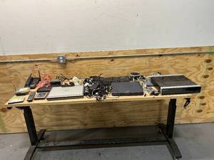 lot 119 image: Miscellaneous Electronics Lot