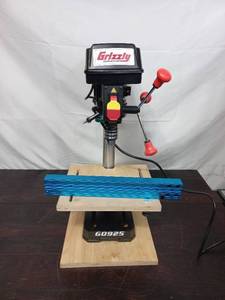 lot 4 image: Grizzly Drill Press