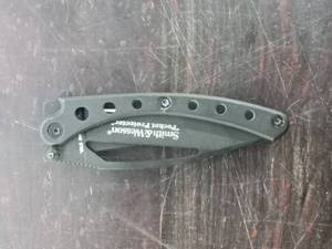 lot 163 image: Smith & Wesson Pocket Protector Folding Knife