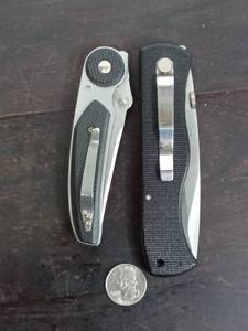 lot 171 image: Magnum Folding Knife And Trekker Folding Knife