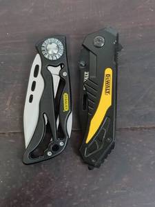 lot 178 image: DeWalt And Stanley Folding Knives