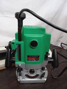 lot 402 image: Hitachi Router Model M12V With Accessories