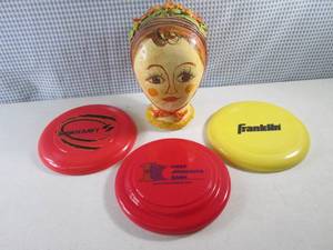 (CS) 3 Frisbees and Lady Head Mold...