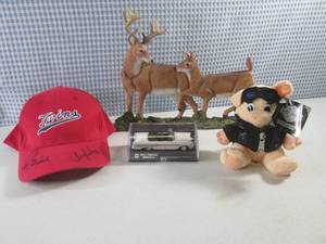 (CS) Signed Twins Cap (2 Signatures...