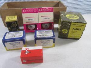 (EC1) Vintage Electronic Parts in B...
