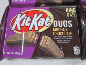 (B-2) 12 King Size Kit Kat Duos Moc...