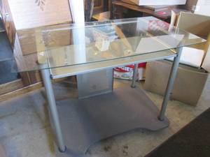 (FRNT) Glass Top Metal Frame Comput...