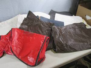 (F-0) 13 Assorted Hanging Clothes C...