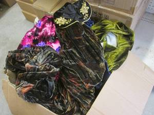 (D-1) Big Box Full of Assorted Ladi...