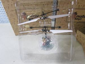 (CS) Lot of 6 Nutty Toys Magic Flyi...
