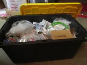 (EW6) Tote Full of Assorted Electro...