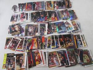 (EC1) 250 Assorted Basket Ball Spor...