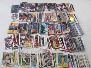 (EC1) 250 Sports Cards 200 Basket B...