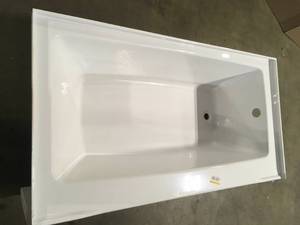 32 X 60 Bathtub Customer Returns See Pictures