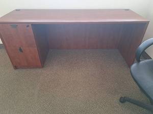 lot 225 image: Wood Office Desk with Key