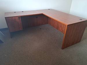 lot 229 image: Wood L-Shaped Office Desk with Key