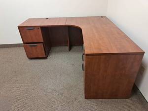lot 232 image: Wood L-Shaped Office Corner Desk with Key