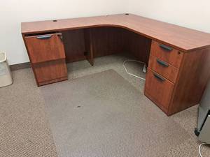 lot 233 image: Wood L-Shaped Office Corner Desk with Key