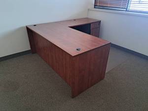 lot 234 image: Wood L-Shaped Office Desk with Key